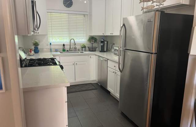 819 University Avenue