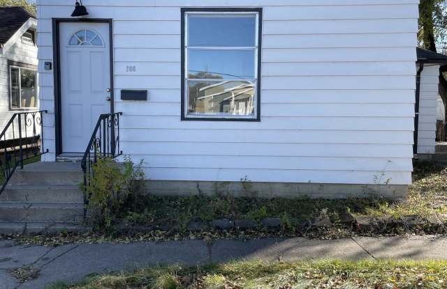 Photo of 706 E. St. Germain