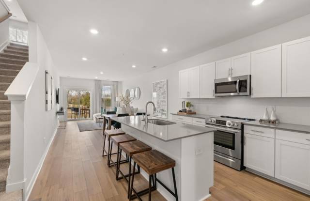 Photo of 448 Alcott Way - 1