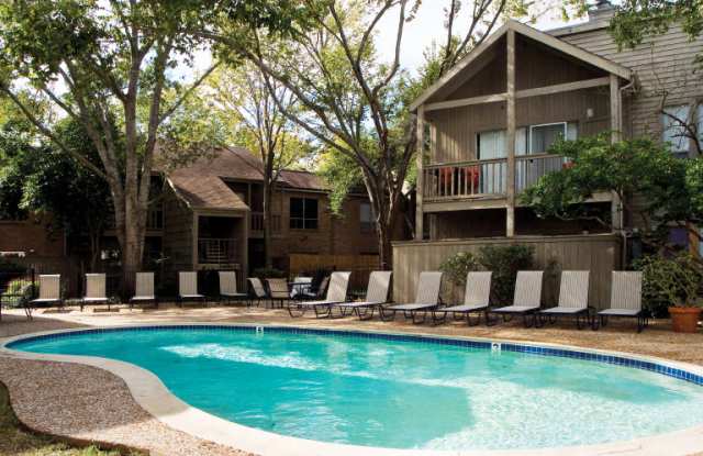 Woodlake Oaks