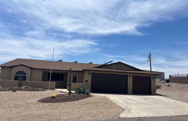 971 Lakeside Dr