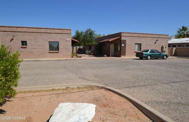 4115 E North Street unit: 3