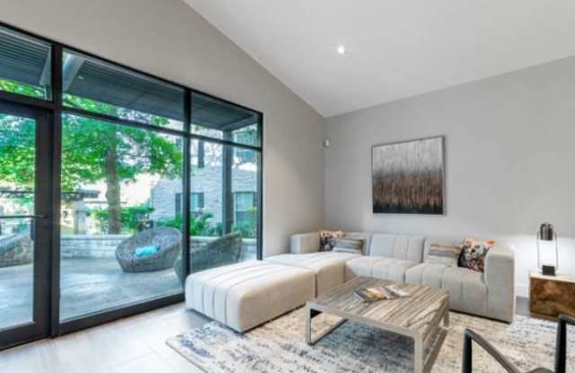 10050 Great Hills Trail, #1018