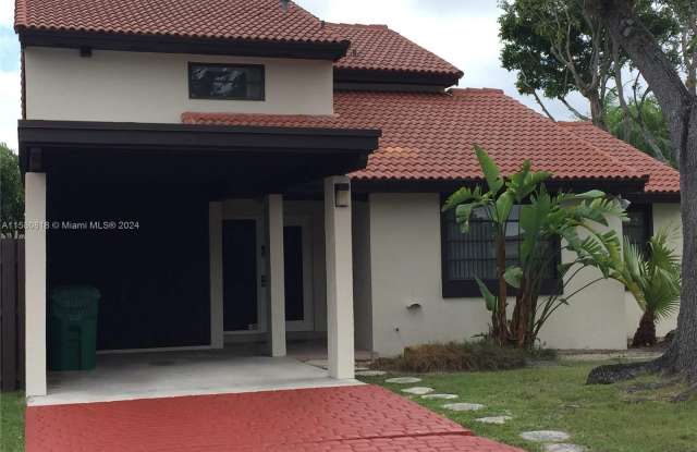 9082 SW 112 PL