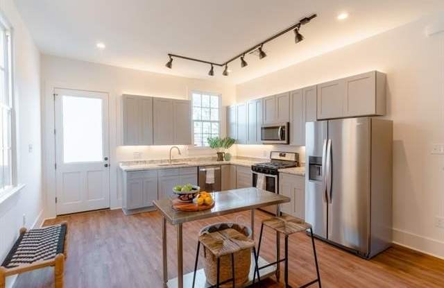 1818 URSULINES Avenue