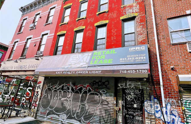 1039 Broadway
