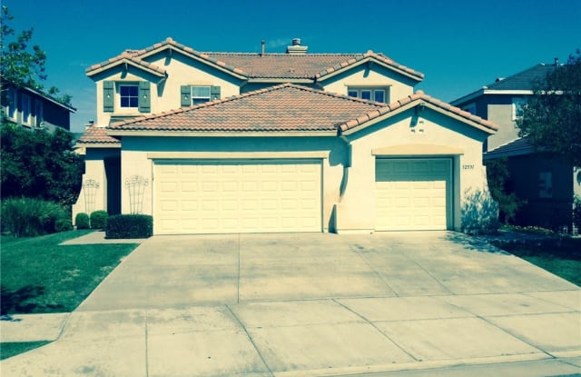 32531 BRAMBLE - 32531 Bramble Court, Lake Elsinore, CA 92532