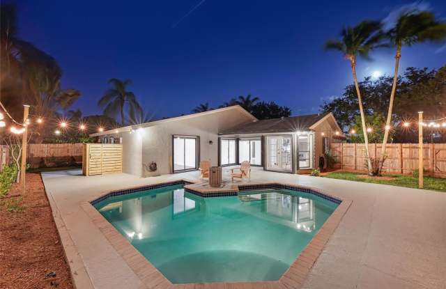 561 SW 168th Terrance, Weston, FL 33326