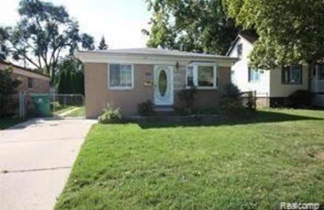 Photo of 22045 PIPER Avenue