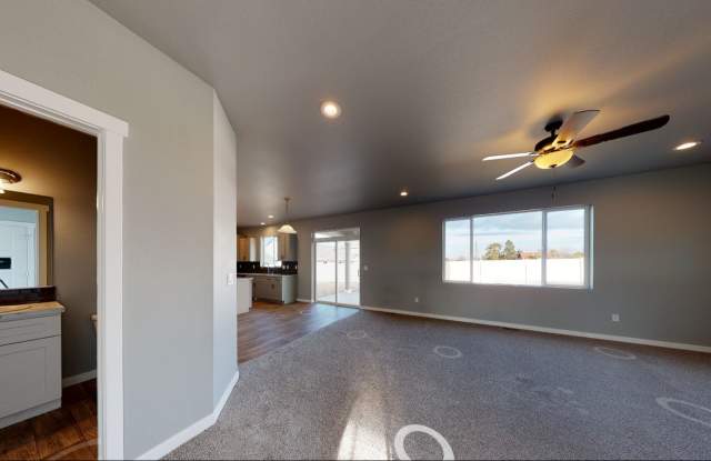 446 E Grace Taylor Street