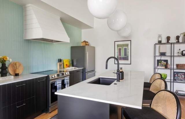 955 Wylie Street SE unit: 5