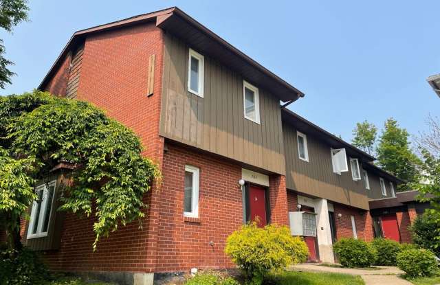 Biscayne/Sarasota 2 Bedroom Townhome on W. College Ave.