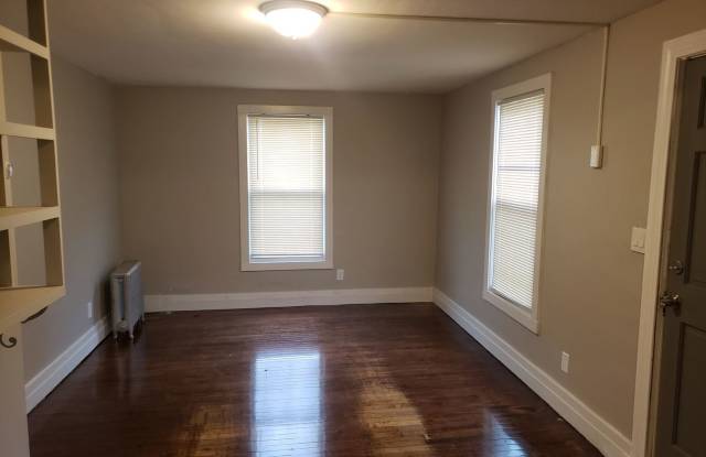 182 Massasoit St