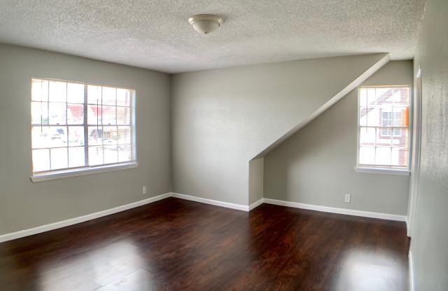 3911 Englewood Circle