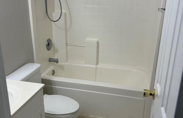 Room in 3 Bedroom Home at Bells Knox Rd