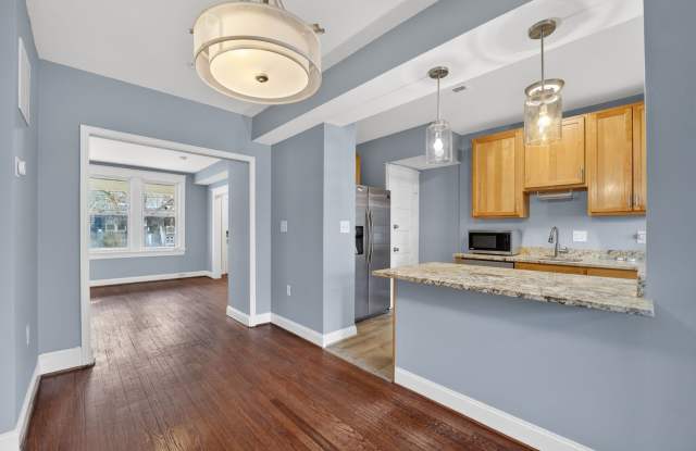 Gorgeous 4br/2ba in Brookland with Parking!