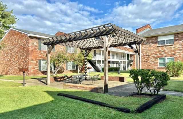 Photo of Spacious 2 Bed/2 Bathroom Condo in Bocage – Walk to Towne Center  Whole Foods!