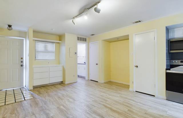 1510 W North Loop Blvd Apt 1016