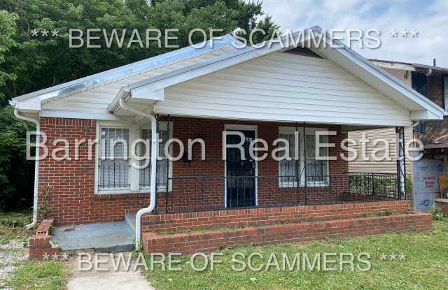 618 Center Street
