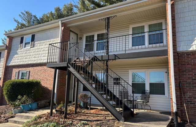 Photo of 1 Bedroom, 1 Bathroom Condo in High Point!