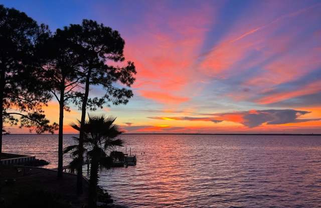 Photo of Beautiful 3B/3.5B Waterfront Fully Furnished Home available for Long-Term Rental!