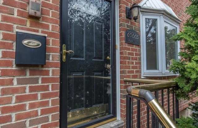 2822 OGDEN Street unit: B