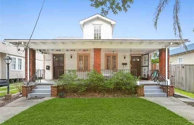 2703 PALMER Avenue