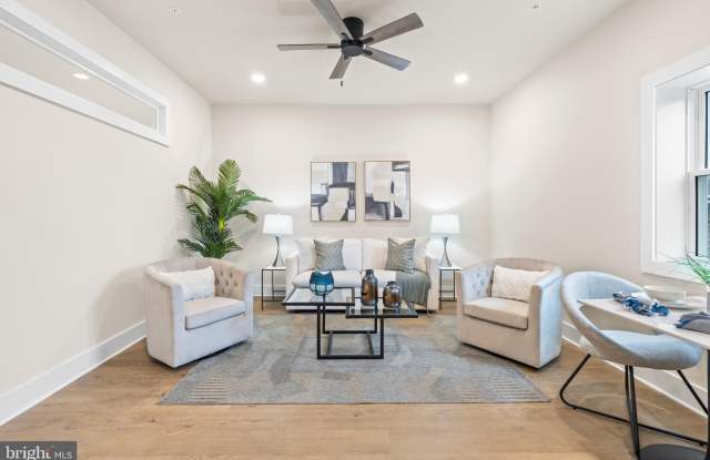 30 W BROAD Street unit: Suite 6