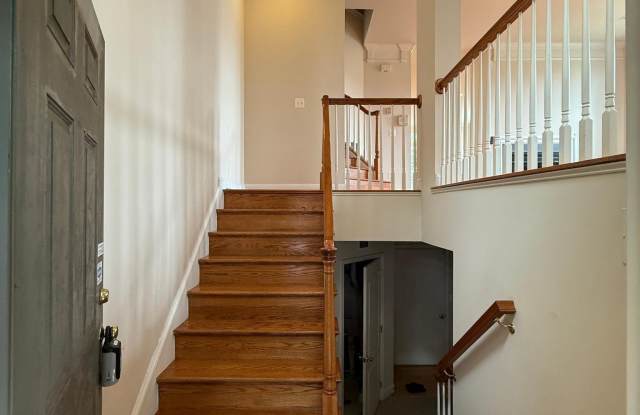 7200 PHELPS HILL Court