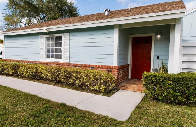 13742 SW 147th Cir Ln - 13742 Southwest 147th Circle Lane, Country Walk, FL 33186