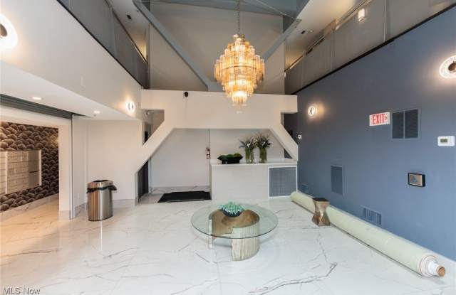 1237 Washington Street unit: 1204