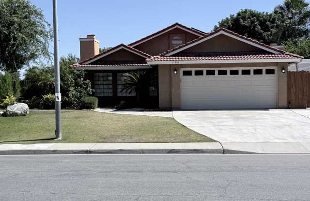 13801 San Esteban Avenue