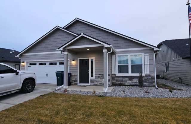 Beautiful Home in Post Falls - 4002 N Lynn St, Kootenai County, ID 83854