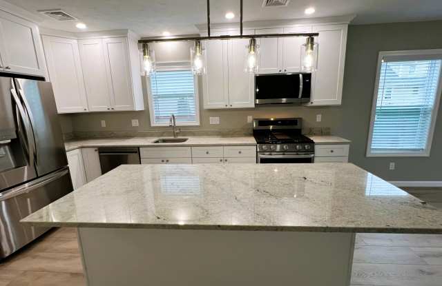 Photo of 580 Elm Street 5