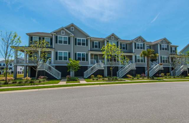 Beautiful Oyster Point Townhome - Mt. Pleasant