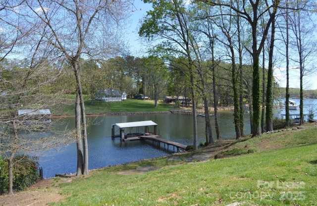 125 Broadview Circle