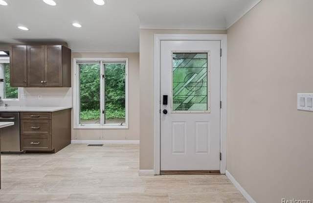 4866 Walnut Lake Road