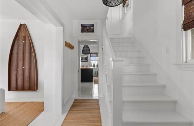 193 Coggeshall Avenue