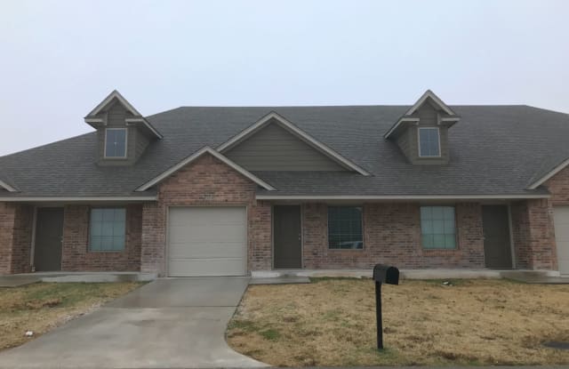 4716 Loch Lane - 4716 Loch Ln, Del City, OK 73115