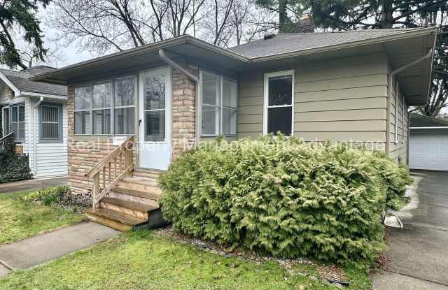 2 Bedroom Open Floorplan Steps from Downtown Royal Oak!