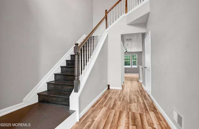 100 Pine Street unit: 3