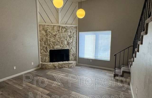 Photo of 1238 E Guinevere