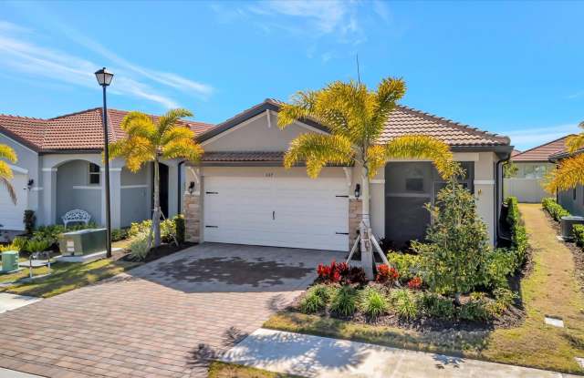 3Bed/2Bath in Gated Community of Nokomis + 2-Car Garage