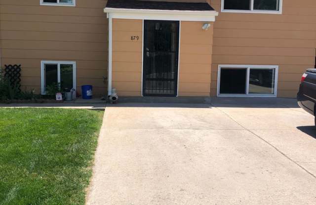 Photo of Half of a Duplex Available - 4 Bedroom 2 Bathroom in Lakewood