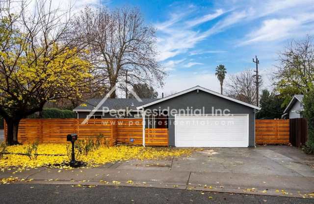 Updated Citrus Heights 3bd/2ba Home with 4 Car Garage-Must See!