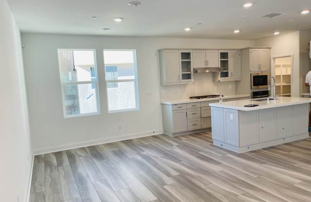 8160 Rose Quartz Cir