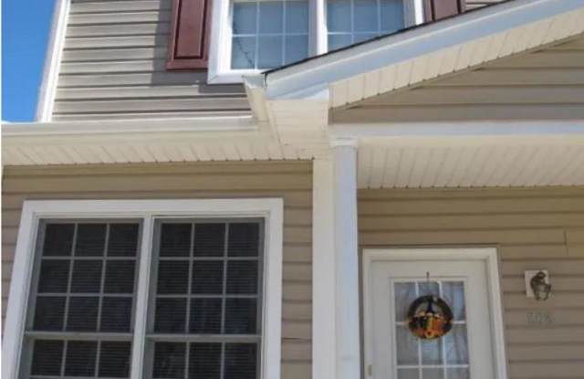 Very Nice 3 bedroom townhouse