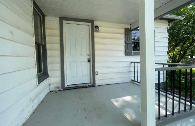 2057 N Pickwick