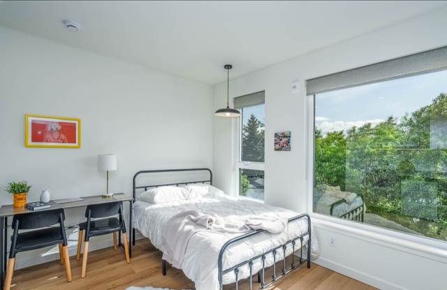 Photo of 4751 21st Avenue NE