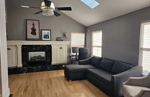 $500 Move in incentive! Gorgeous 4 bedroom Boulder home! Available Now!